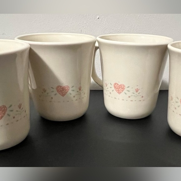 Set of 4 Vintage Corelle Corning Ware FOREVER YOURS Coffee Mugs Cups Pink Heart - Picture 3 of 7